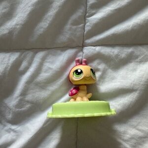 Littlest Pet Shop Figure Collectible LPS Mini Toy Pink Green Base